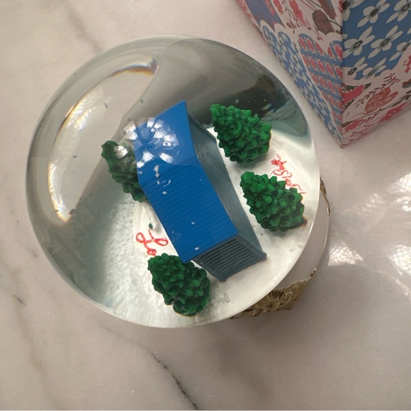 NEW Taylor Swift Lover House Snow Globe - Picture 3 of 12